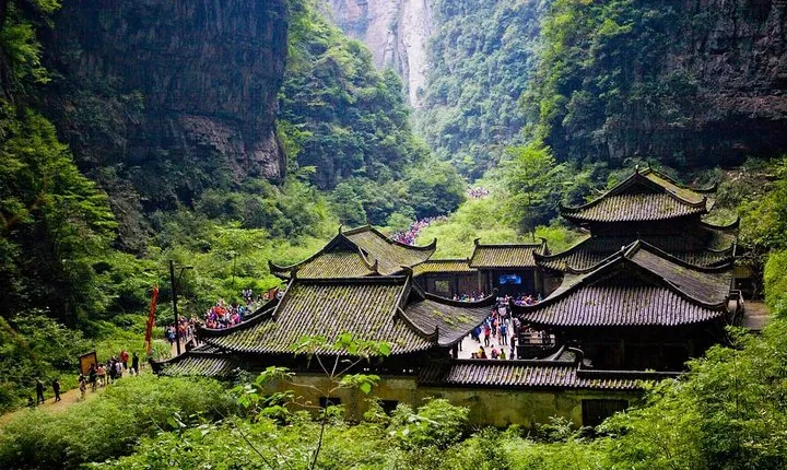 1-Day Private Tour: Wulong Tiankeng Three Bridges and Fairy Mountain