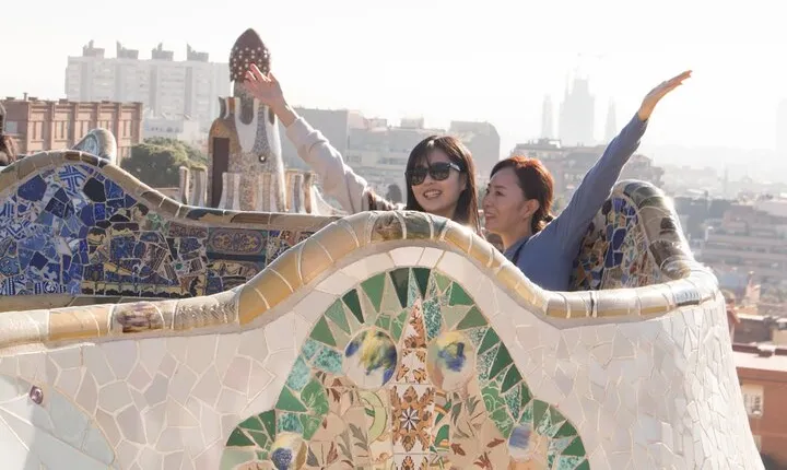 Best of Barcelona: Sagrada Familia, Park Guell, Montjuic & Gothic