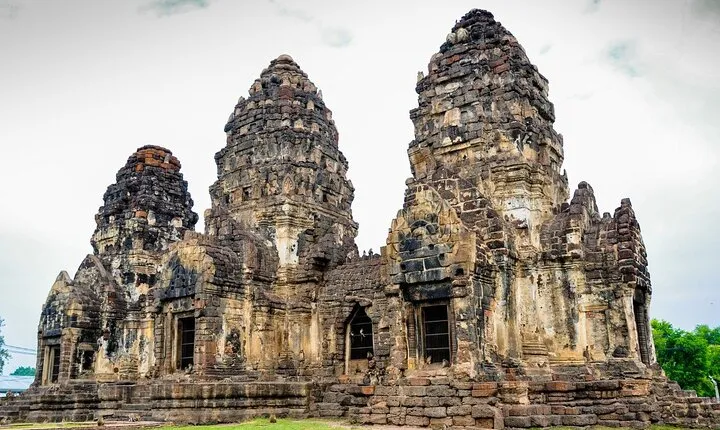 Lopburi Monkey Temple & Ayutthaya Old City Tour From Bangkok