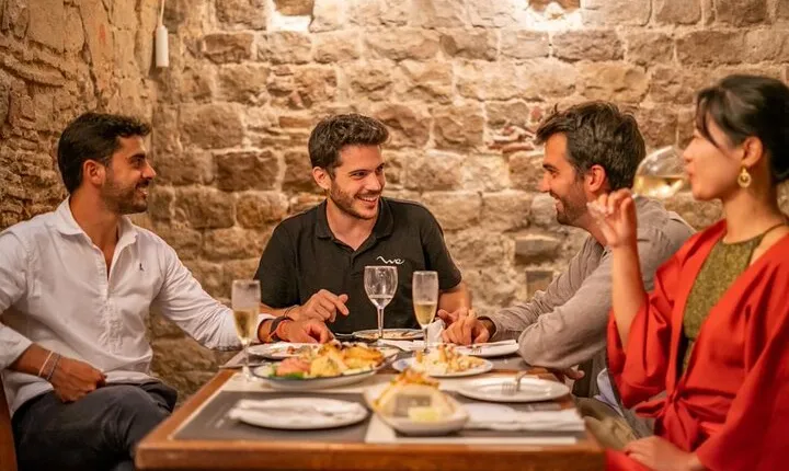 La Boqueria & Santa Caterina Market Tour with Tapas 