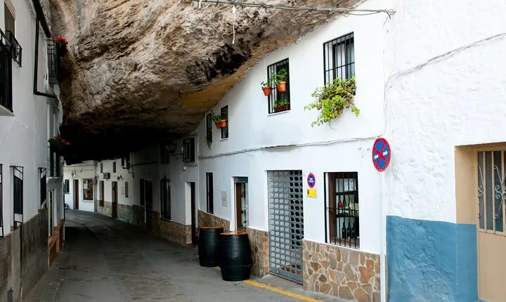Day trip to Zahara, Setenil and Ronda from Seville