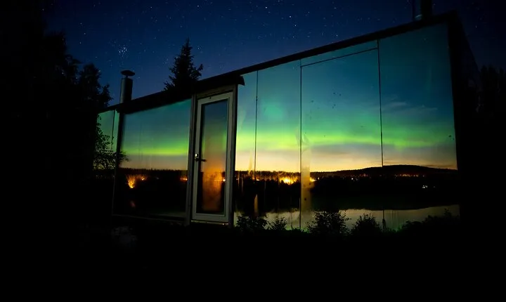 Private Mirror Cabin Dinner and sauna Experience