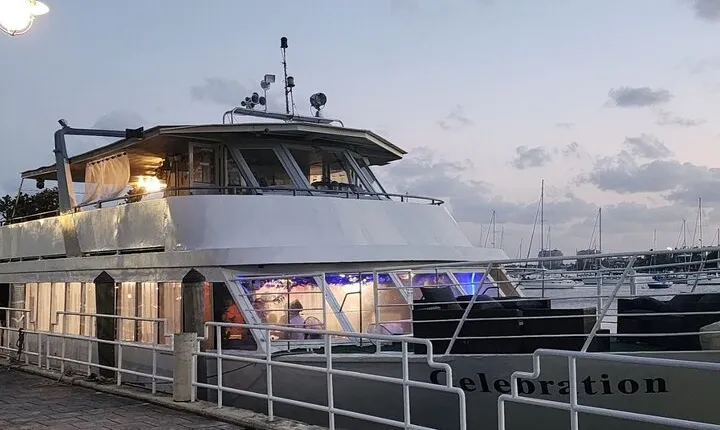 Miami NYE 2026 Yacht Party with Dinner, Open Bar & Fireworks
