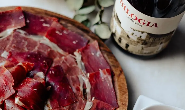Valencia Local Tapas and Wine Experience