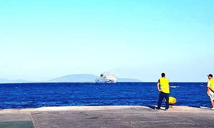 Athens Airport to Piraeus Cruise Terminal- Transfer By Mercedes E Class Wagon