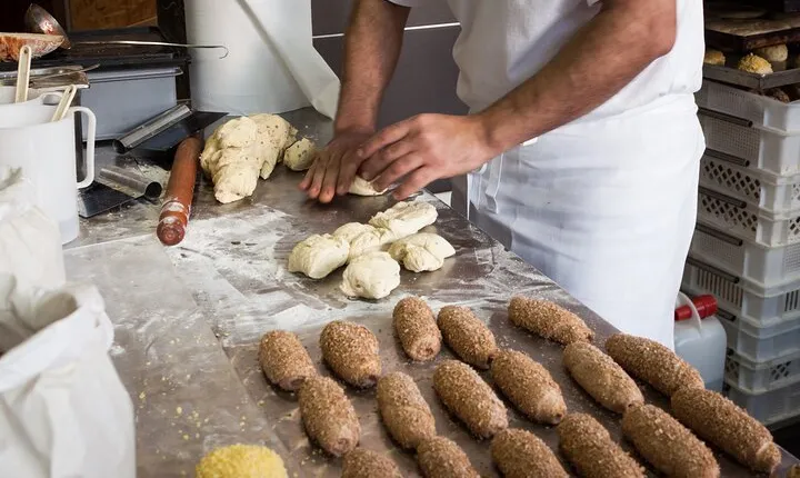 Devour Milan Street Food Tour and Sightseeing