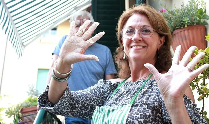 Market Tour & Traditional Tuscan cooking class in a garden