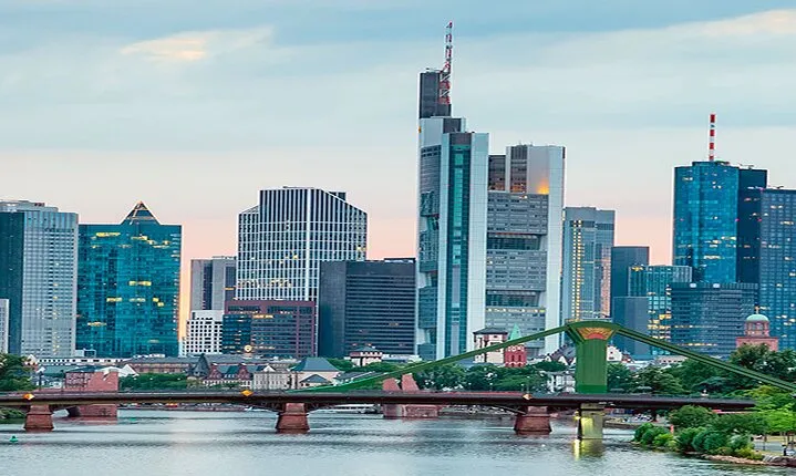 Discovering Frankfurt:A Journey through its History and Modernity
