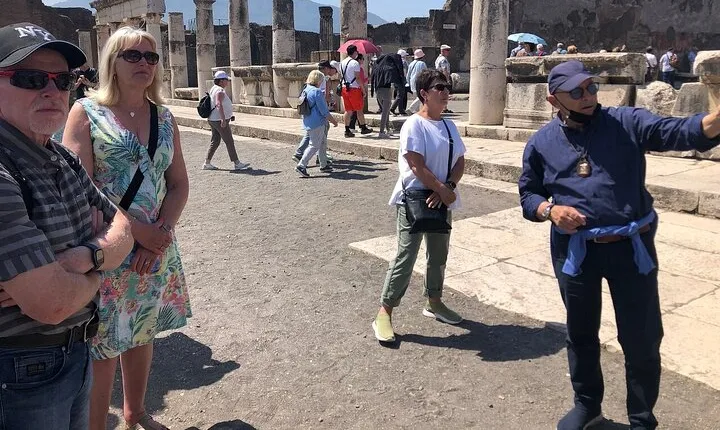 Pompeii Express Guided Tour by Train from Sorrento