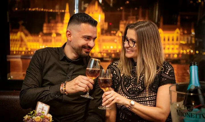 Valentine Day Dinner with Piano Show