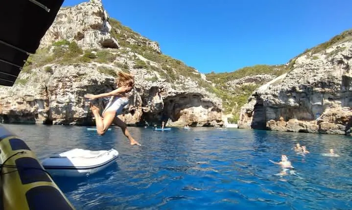 Blue cave & Hvar, 5 islands speed boat tour with unique boats from Split