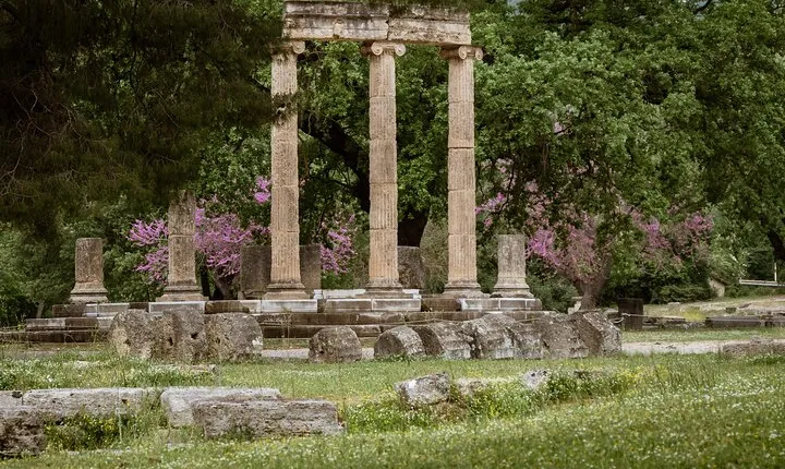 Olympia - Private Half Day Tour with Mini Bus