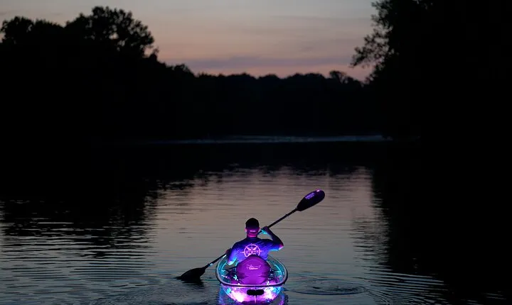 Small Group Clear Kayak Tour of Old Hickory Lake
