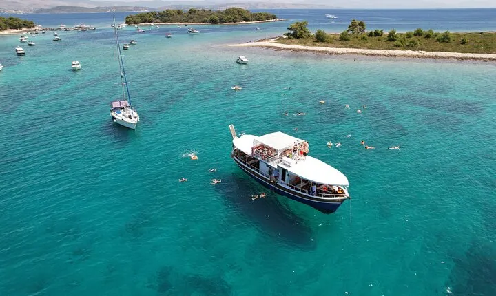 Full Day Boat Tour, Blue Lagoon and Šolta with lunch&drinks