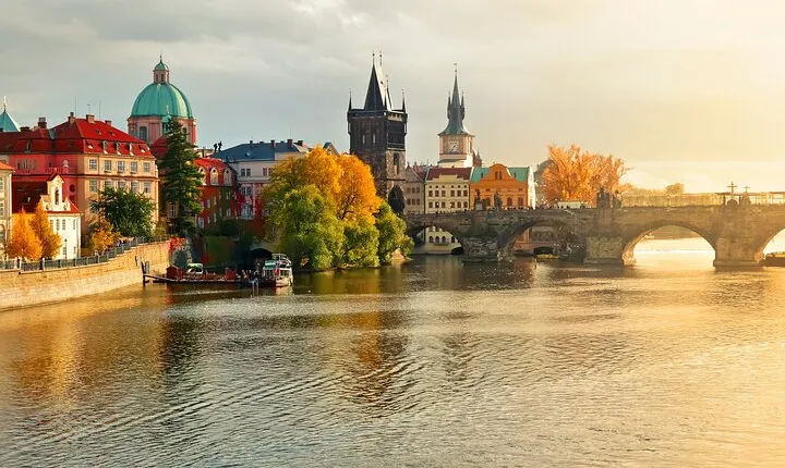 Private wine tasting transfer from Budapest to Prague
