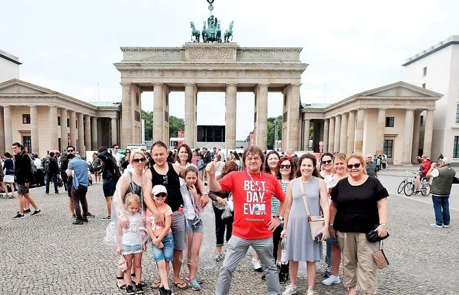 Storyline of Berlin Walking Tour - Discover History and Unique Modern Culture