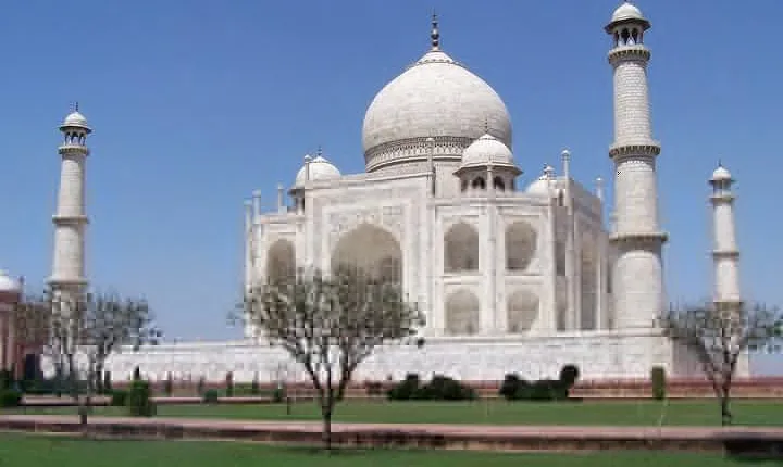 Private Sunrise Taj Mahal Tour from Delhi by Car