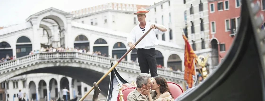 Venice Private Gondola Ride with Personal Photographer