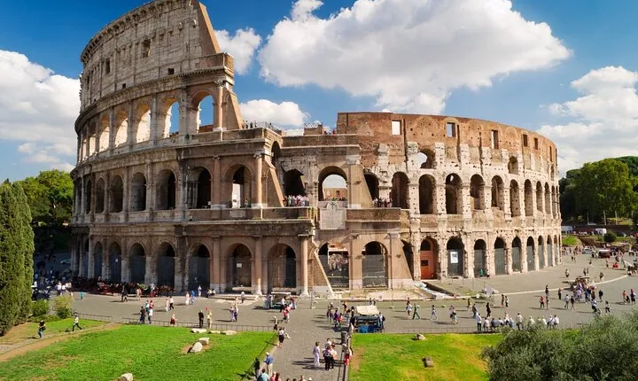 Colosseum small group guided tour+ Forum +Palatine (max 6 person)