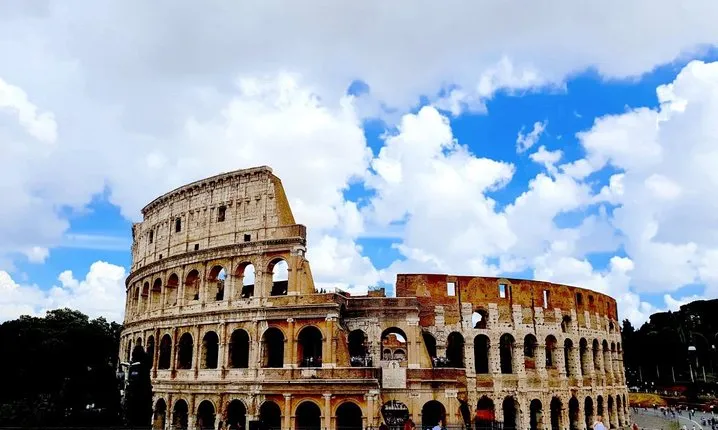 Rome: Colosseum, Roman Forum & Trajan's Market Exterior Tour