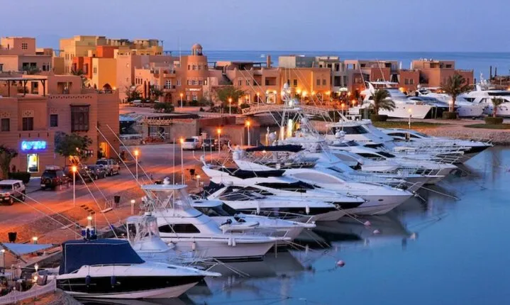 Hurghada Private Guided City Tour with Shopping by Car
