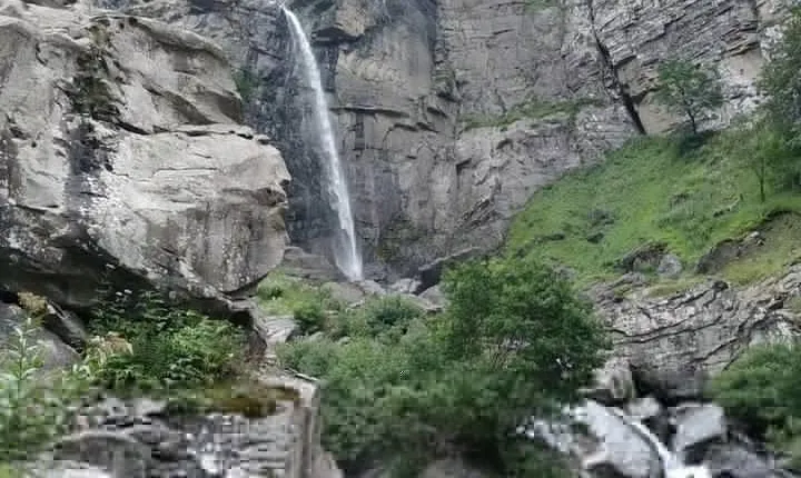 Hiking to Laza and Mujug Waterfalls