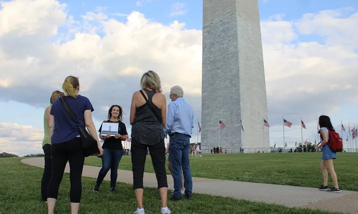 Monuments and Memorials Architecture Tour