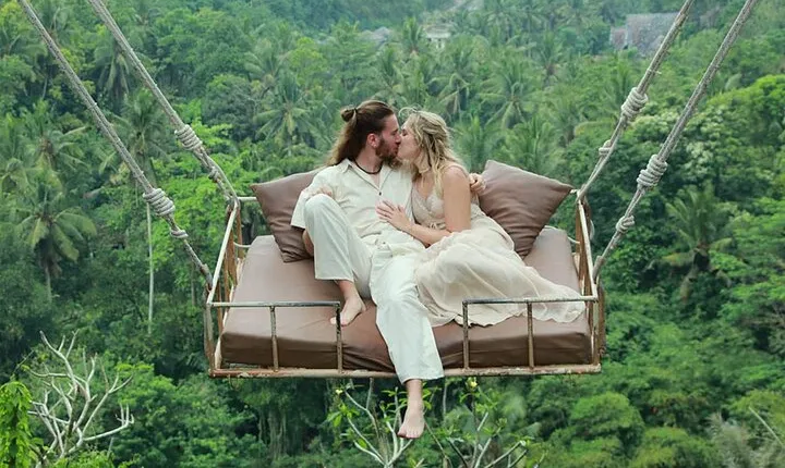 Best Instagrammable: Swing in Bali