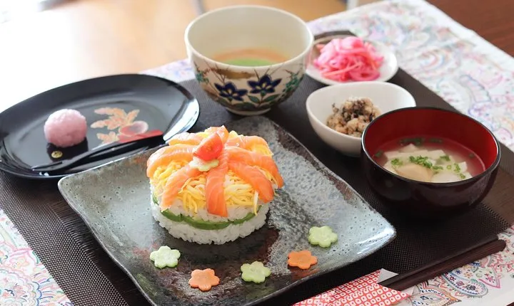 Sushi or Traditional Japanese Cuisine in a Kyoto Home with Emika