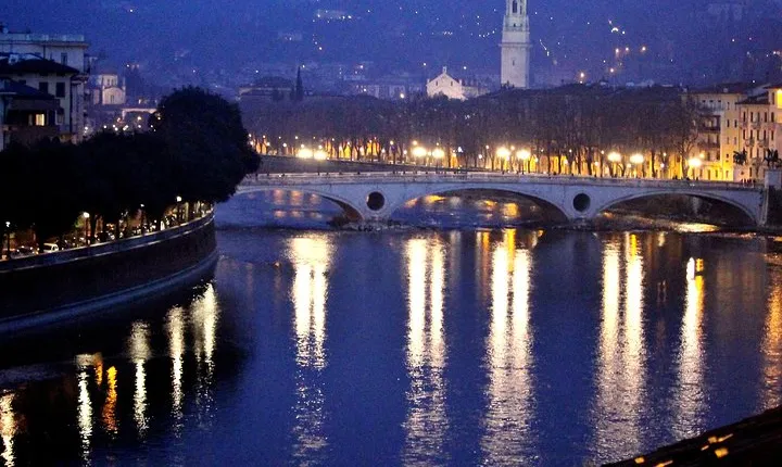 Verona Moonlight Walking Tour
