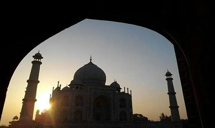  Taj Mahal Tour From Delhi