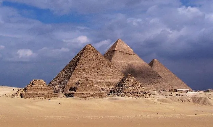  Layover to Giza Pyramids, Sakkara and Memphis