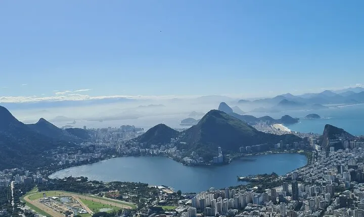 Hike Morro Dois Irmãos and Vidigal Favela