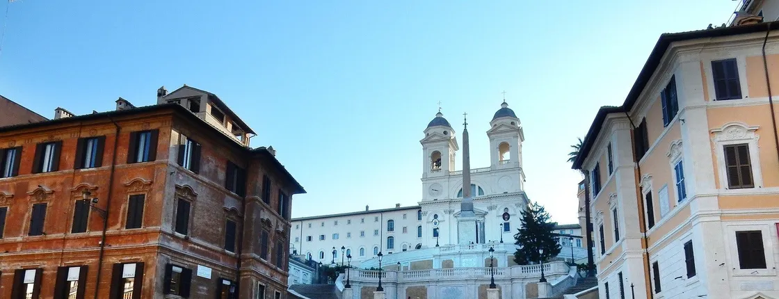 Walking tour with Tiber cruise and Trastevere food tasting
