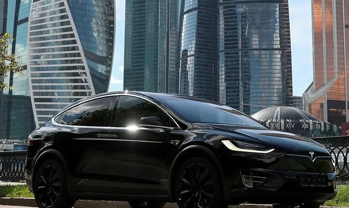 Arrival Private Transfer from Las Vegas Airport to Las Vegas by electric vehicle