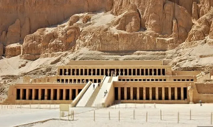 Private Half Day Tour to Luxor West Bank Sightseeing with Lunch