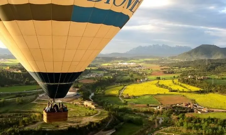 Hot Air Ballooning and Sailing Adventure Tour from Barcelona
