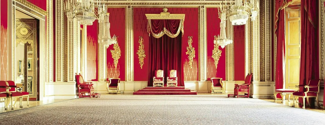 Buckingham Palace Tickets with Royal Walking Tour