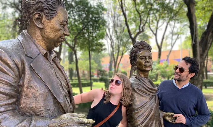 Frida Kahlo VIP [Museum Tickets Included] Walk, Markets & Churros