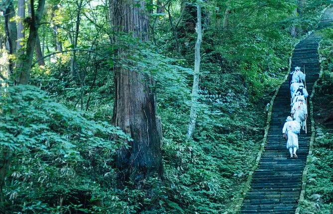 Small-Group Dewa Sanzan Pilgrimage Trek with Yamabushi