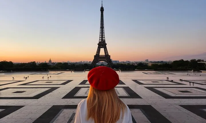 Paris Without People - Sunrise Bike Tour & Breakfast