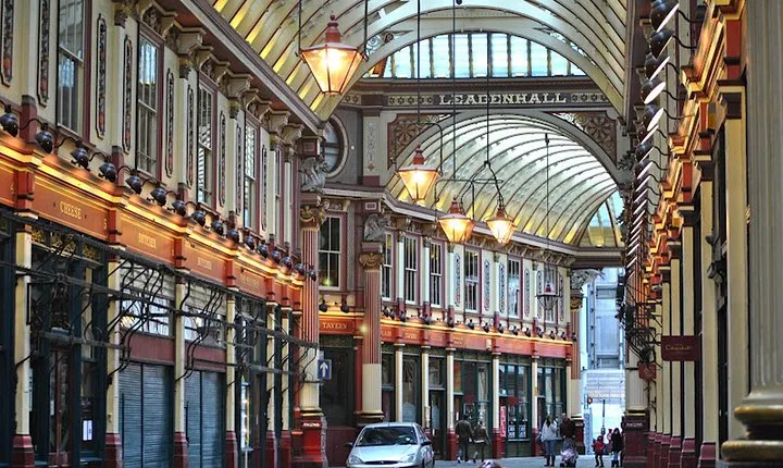 Movie Hot Spot Walking Tour of London