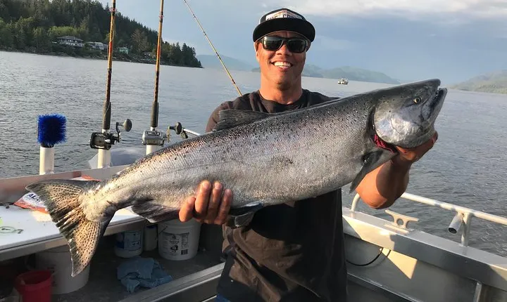 Ketchikan salmon and halibut fishing charter