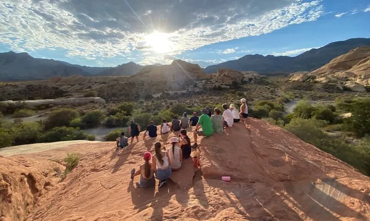 Sunset Hike and Photography Tour near Red Rock with Optional 7 Magic Mountains
