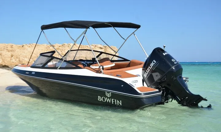 Dolphin watching & snorkelling by a private Speedboat in Hurghada