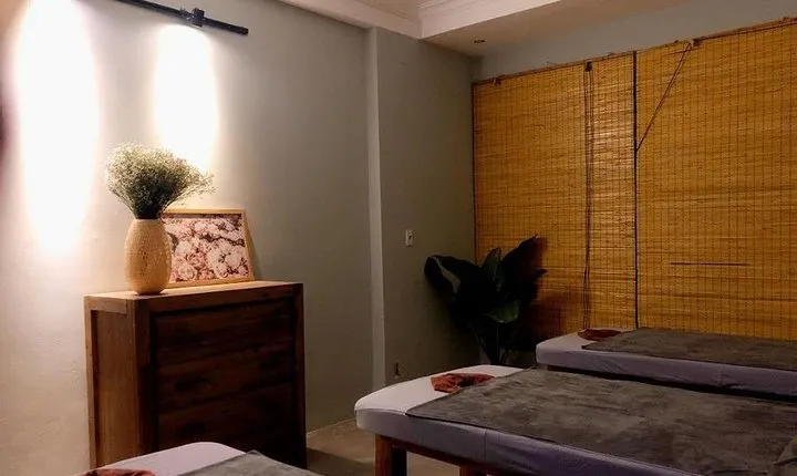 Body Massage With Sauna