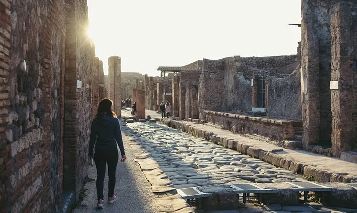 Pompeii Skip-the-Line Ticket and Virtual Museum