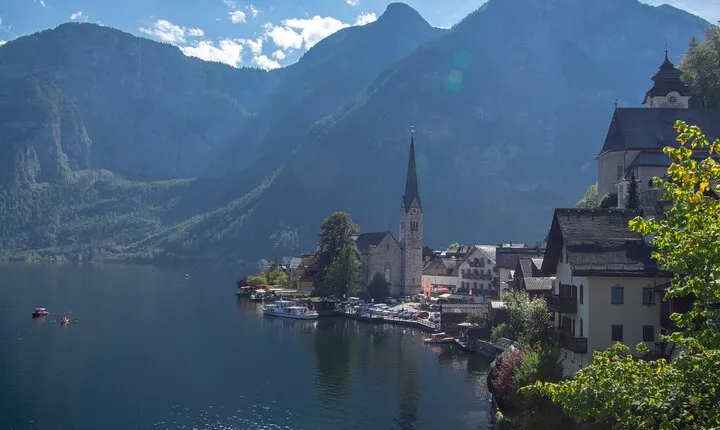 Hallstatt Scavenger Hunt and Highlights Self-Guided Tour