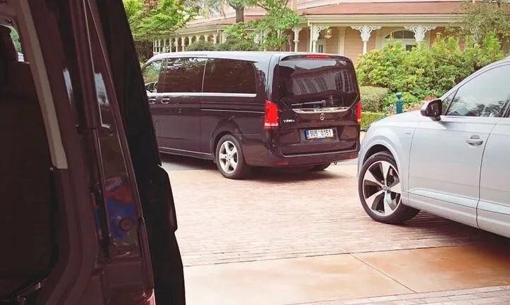 Private Transfer from Roissy CDG Airport to Disneyland Paris