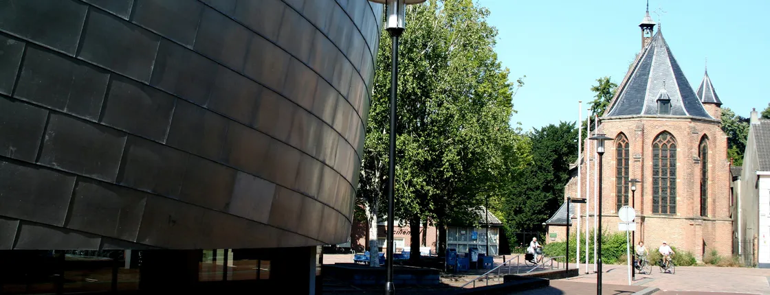 Self guided tour with interactive city game of Tiel